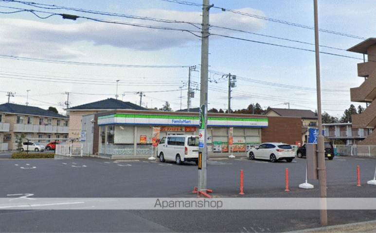 コンビニ　ファミリーマート（コンビニ）まで2232m