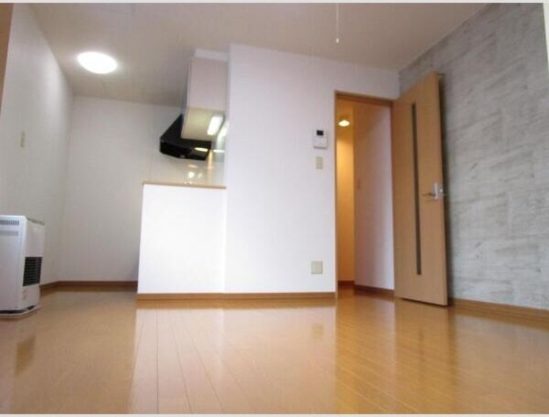 居室・リビング　内装中につき反転タイプの画像です。