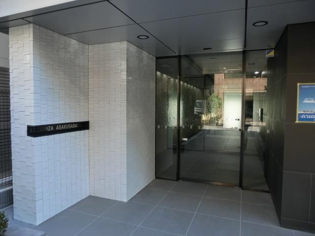 エントランス　★重厚感あふれるエントランス★