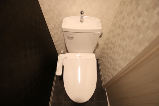 トイレ　※別室の参考写真の為、現況優先です。