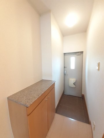 玄関　収納もある玄関です