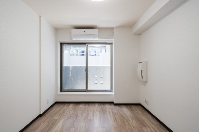 駐車場　スタンダードな洋室です