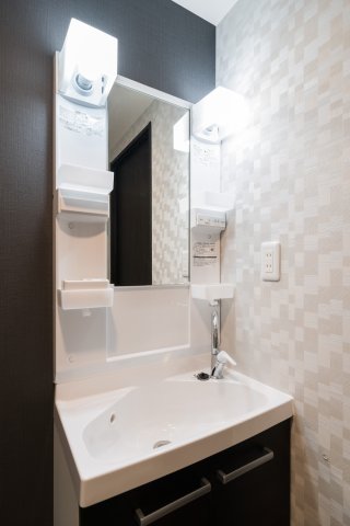 洗面設備　独立洗面台で身支度をすべて済ませてしまいましょう