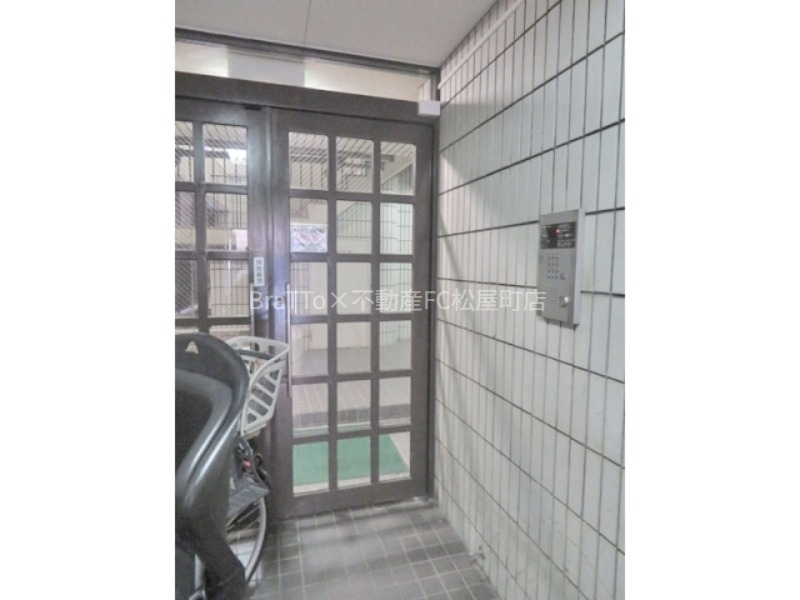 エントランス　マンション共用部分（オートロック付）