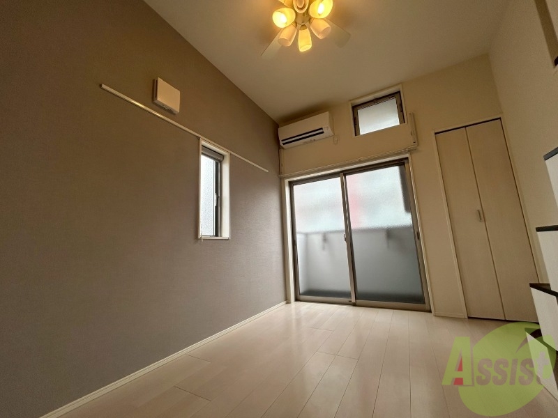 居室・リビング　６．０帖の洋室です。明るい雰囲気のあるお部屋です。