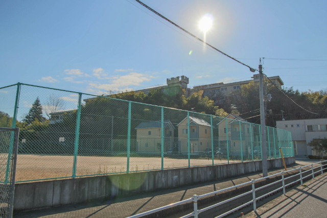 中学校　岡山市立旭東中学校（中学校）まで1133m