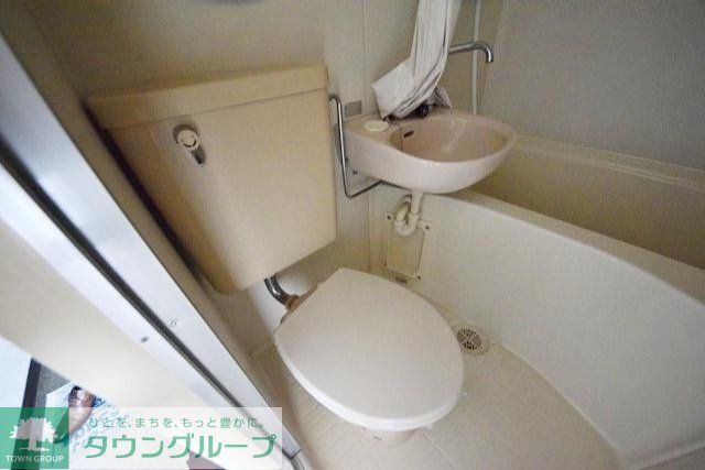 トイレ　同物件別部屋写真