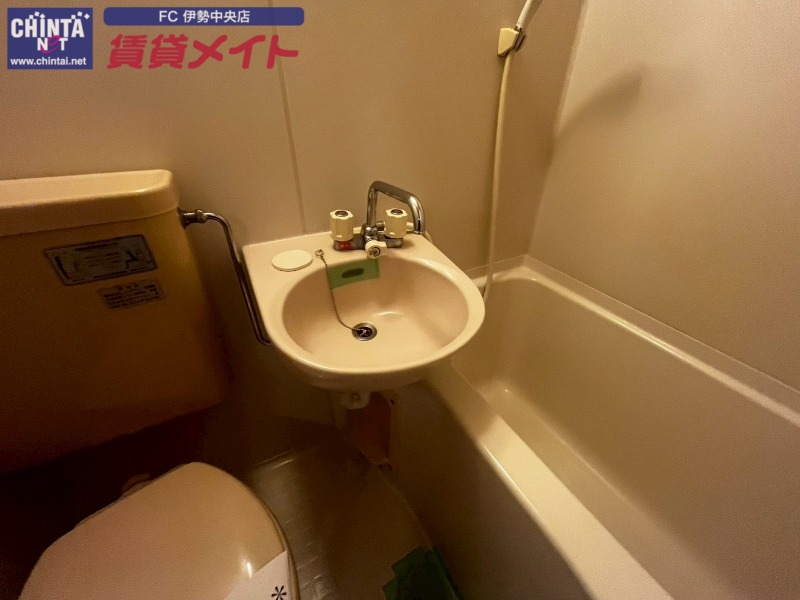 洗面設備　同物件別部屋写真