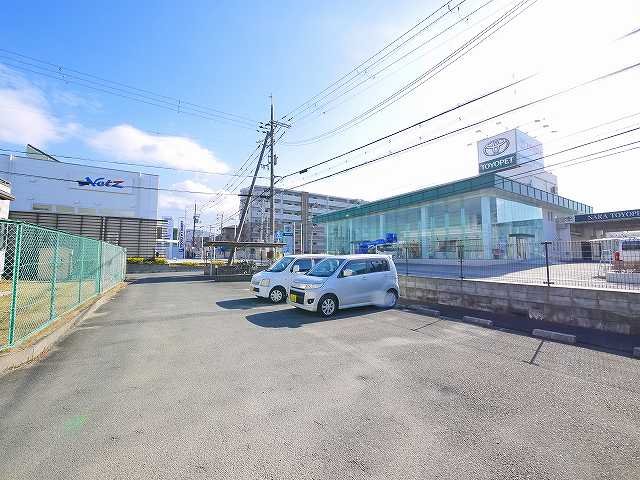 駐車場　駐車場に車を止められます