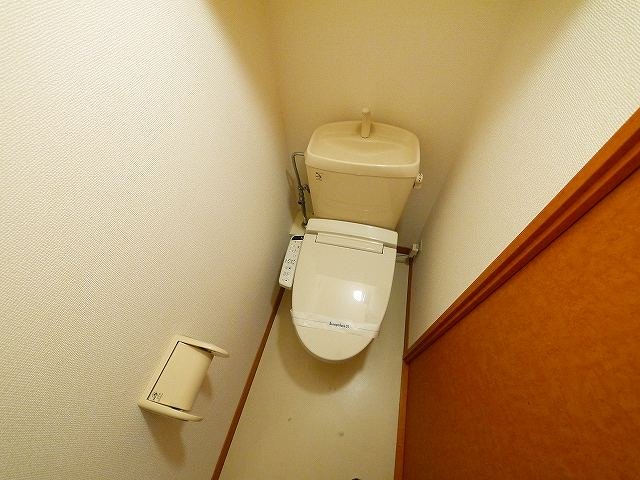 トイレ　清潔感のあるトイレです