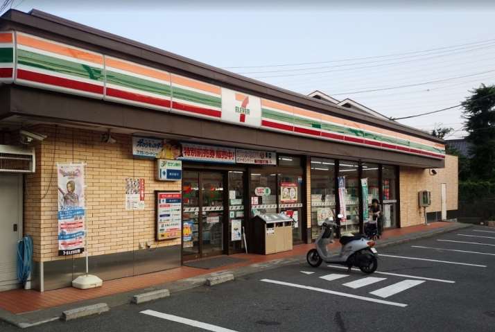 コンビニ　セブン－イレブン南戸塚店（コンビニ）まで1095m