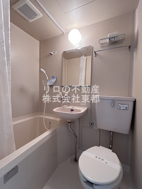 バス・シャワールーム　お掃除がしやすい洗面台付き３点ユニットです☆