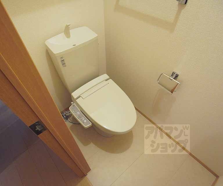 トイレ　圧迫感がないお手洗いですよ・