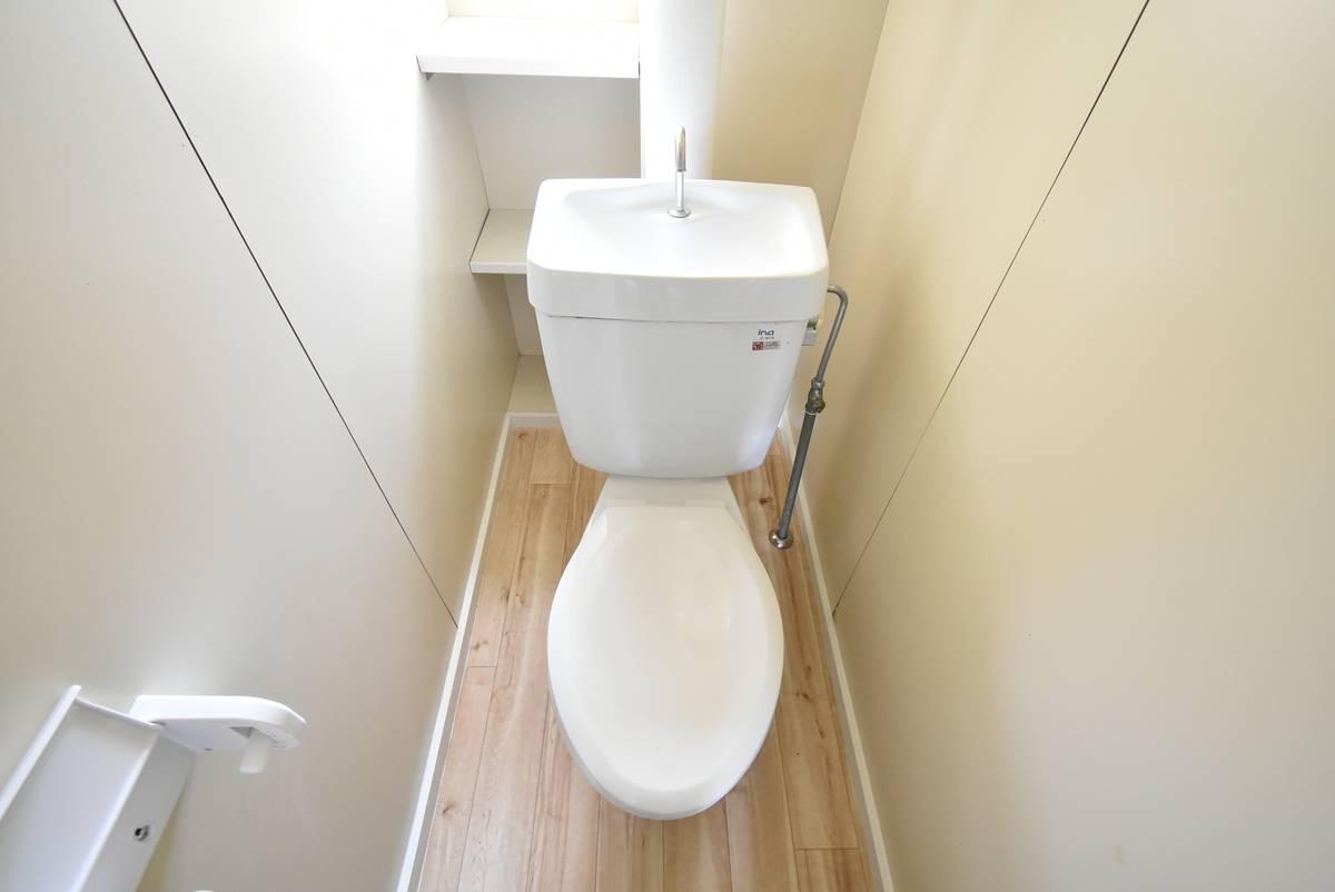 トイレ　WC