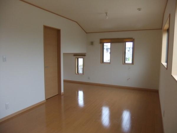 その他部屋・スペース　主寝室は広々１０帖