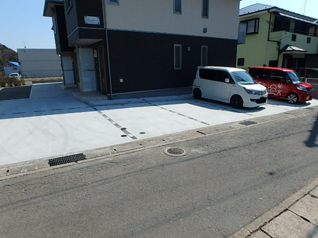 駐車場　敷地内駐車場（要空き確認）