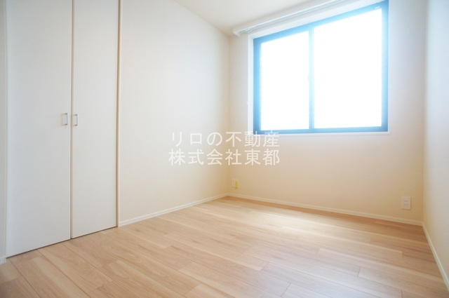その他　室内は落ち着いた温もりを感じるフローリングです☆