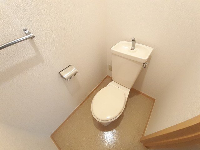 トイレ　清潔感のあるトイレです
