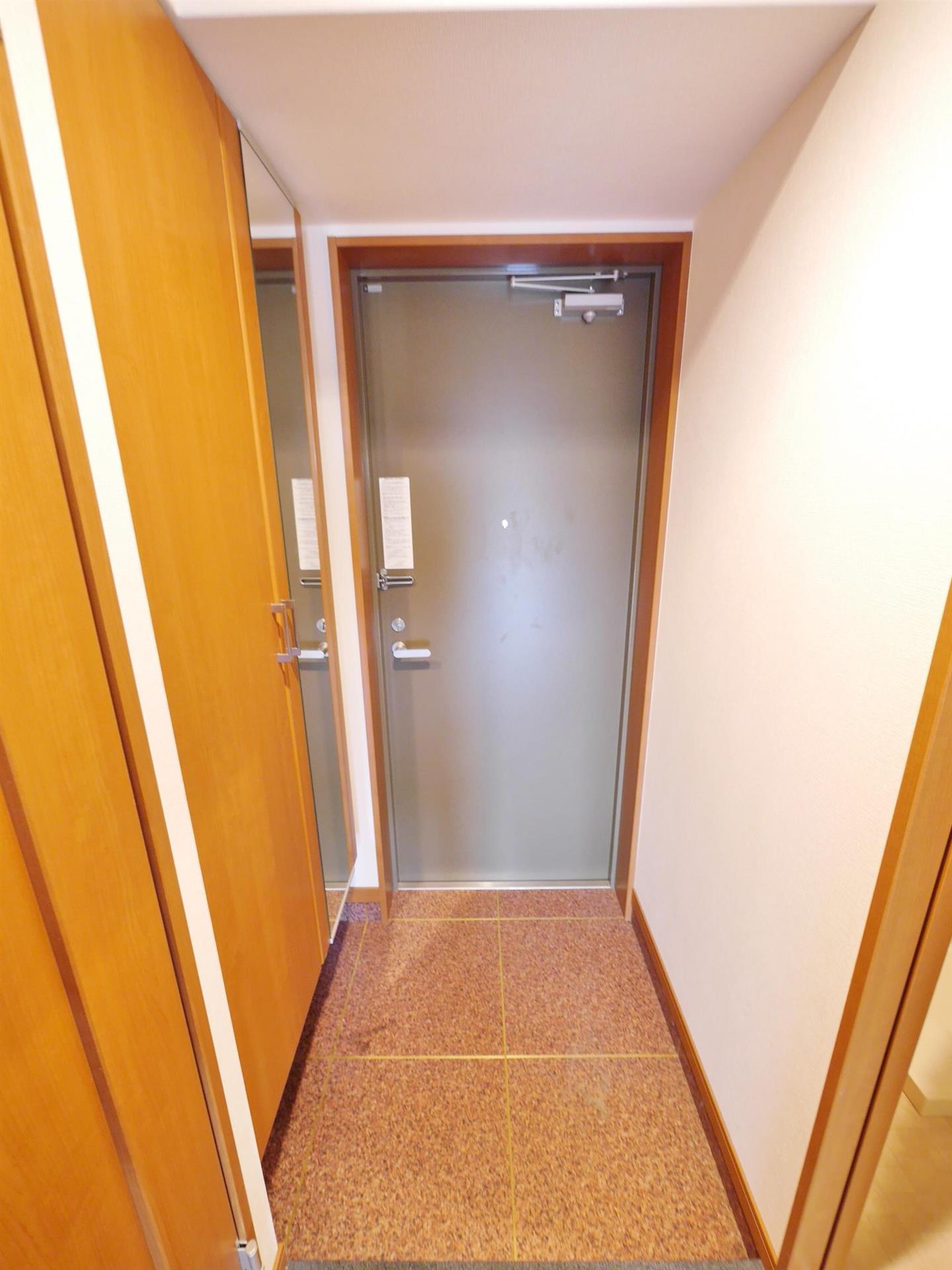 玄関　503号室同仕様写真