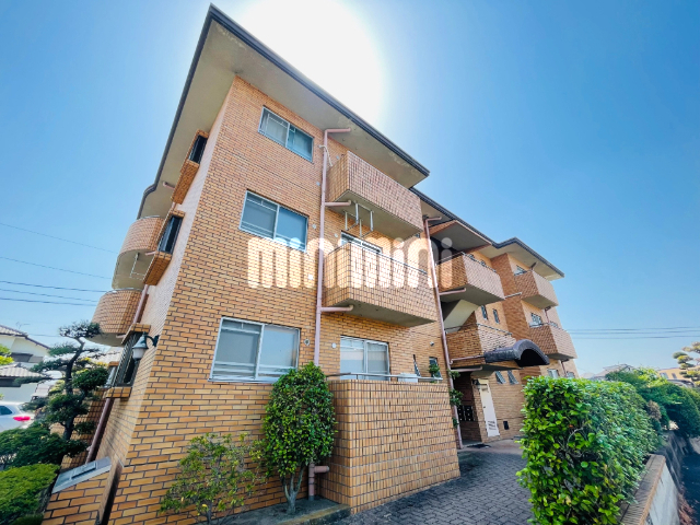 建物外観　重厚なＲＣ造マンションタイプ。