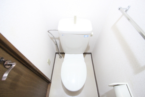 トイレ　※別の号室のお部屋になります。