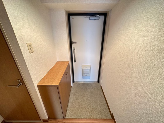 玄関　※別部屋の写真です