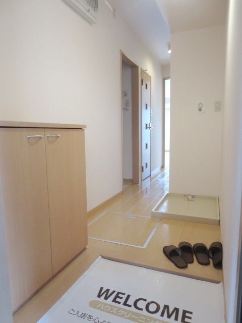 玄関　★居室内が見えづらい造りになってます★