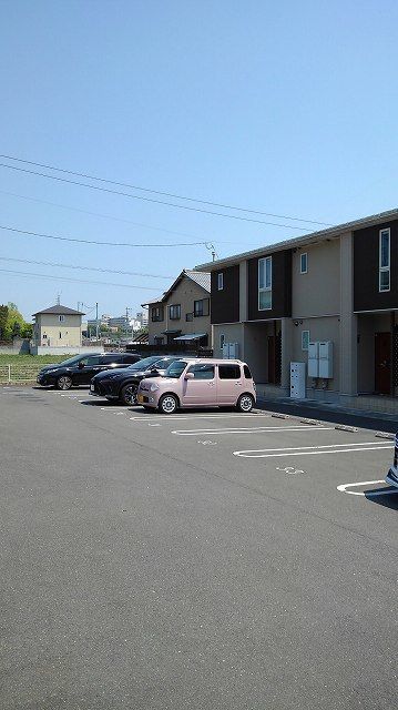 駐車場　うどん県のお部屋探しはうどん不動産へ うどんちゃんとLINE