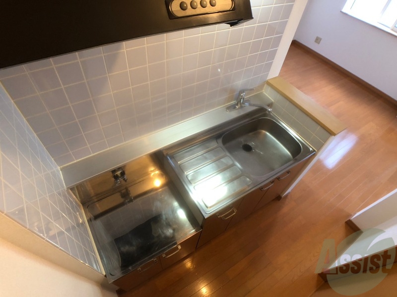 キッチン　様々な角度から。家具家電の設置の参考にしてください。