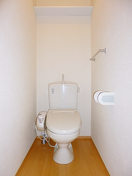 トイレ　温水洗浄便座が設置されてます！