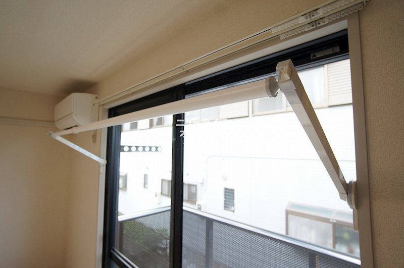 その他設備　雨の日や花粉の季節に助かる室内物干し設置済み☆