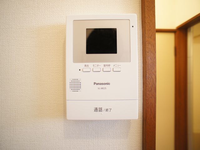 セキュリティ　訪問者の確認ができるTVドアホン付きです♪