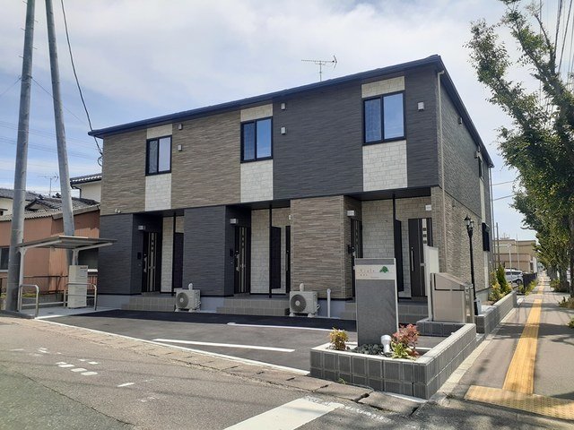建物外観　落ち着いた雰囲気の外観です