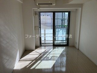 居室・リビング　★《見学予約受付中》当店では契約金がクレジット決済可能です★
