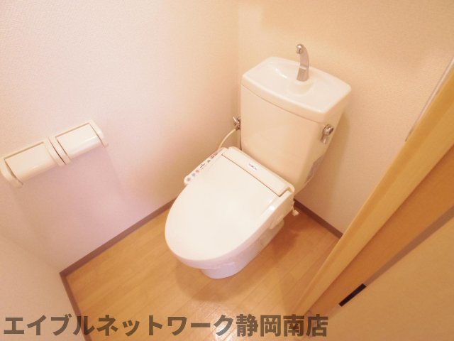 トイレ　清潔感のあるトイレです