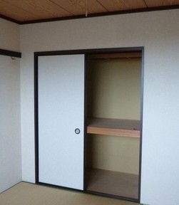 収納　押入れ