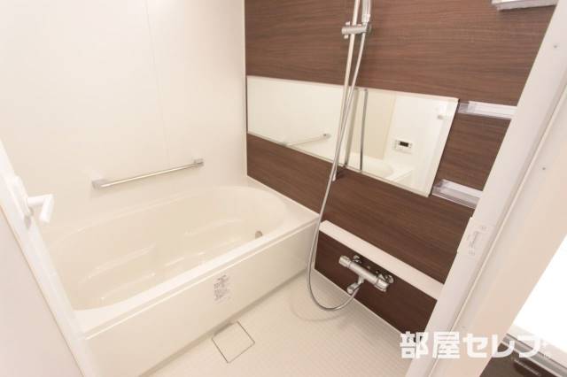 バス・シャワールーム　綺麗なお風呂です