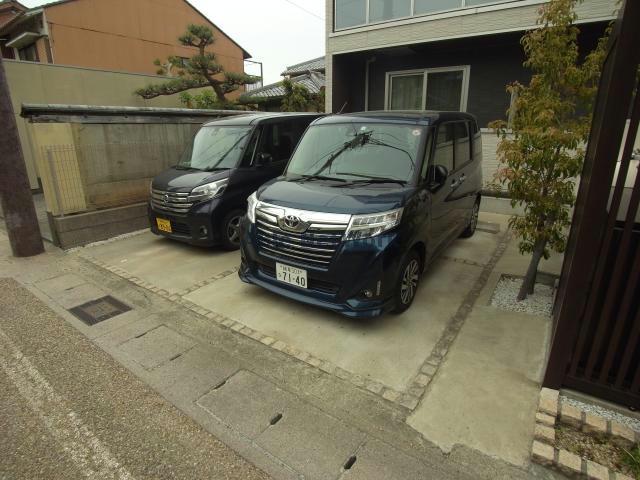 駐車場　駐車場