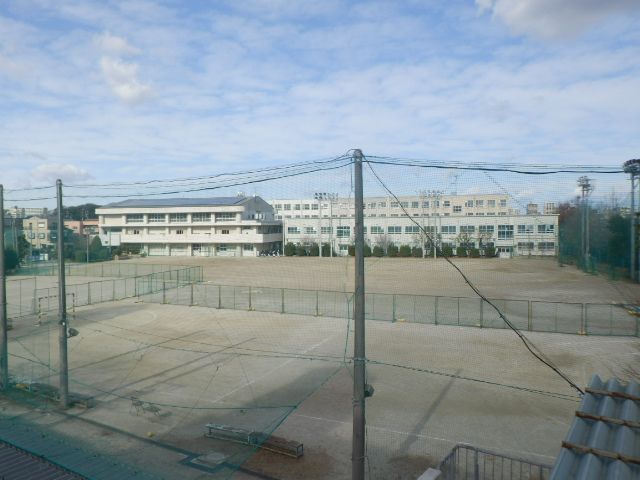中学校　名古屋市立桜田中学校（中学校）まで736m