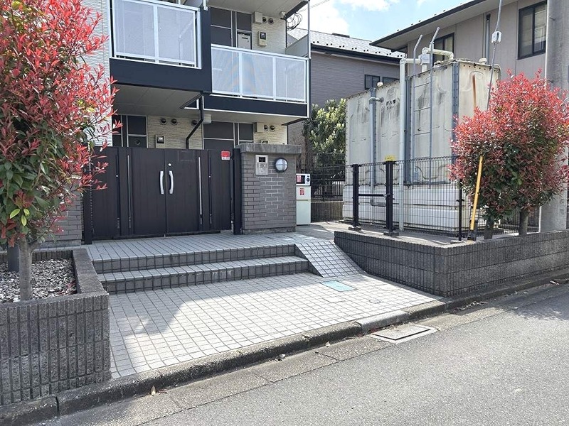 エントランス　オートロックゲート