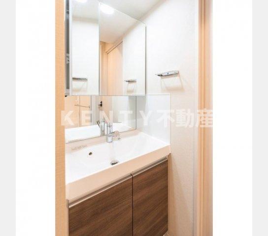 洗面設備　コンパクトで使いやすい洗面所