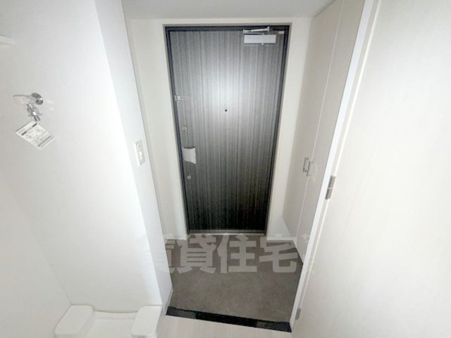 ソルテラス京都西院 悠洛の玄関写真