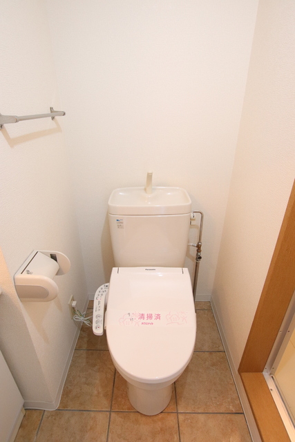 トイレ　温水洗浄便座