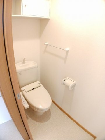 トイレ　清潔感のあるトイレです