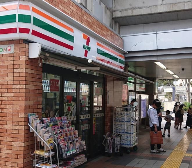 コンビニ　セブンイレブン京急ST汐入店（コンビニ）まで150m
