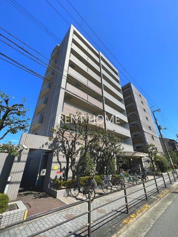 建物外観　8階建てRC造の物件。