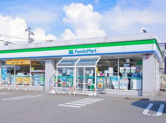 コンビニ　ファミリーマート金沢疋田店（コンビニ）まで392m