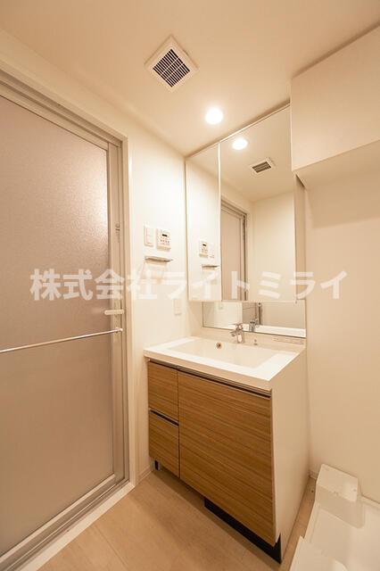 洗面設備　※写真は同タイプ住戸です。?