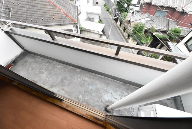 バルコニー　内装