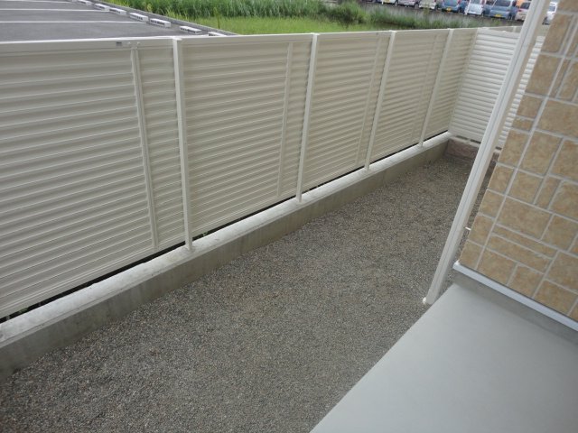 バルコニー　専用庭